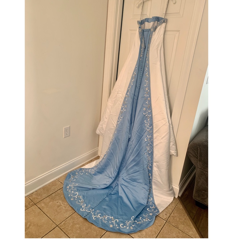 Wedding dress